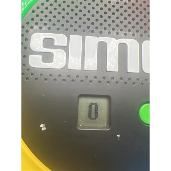 Simon Says Electronic Game Hasbro 2013 Vintage Classic Toy Tested & Working - Picture 2 of 5